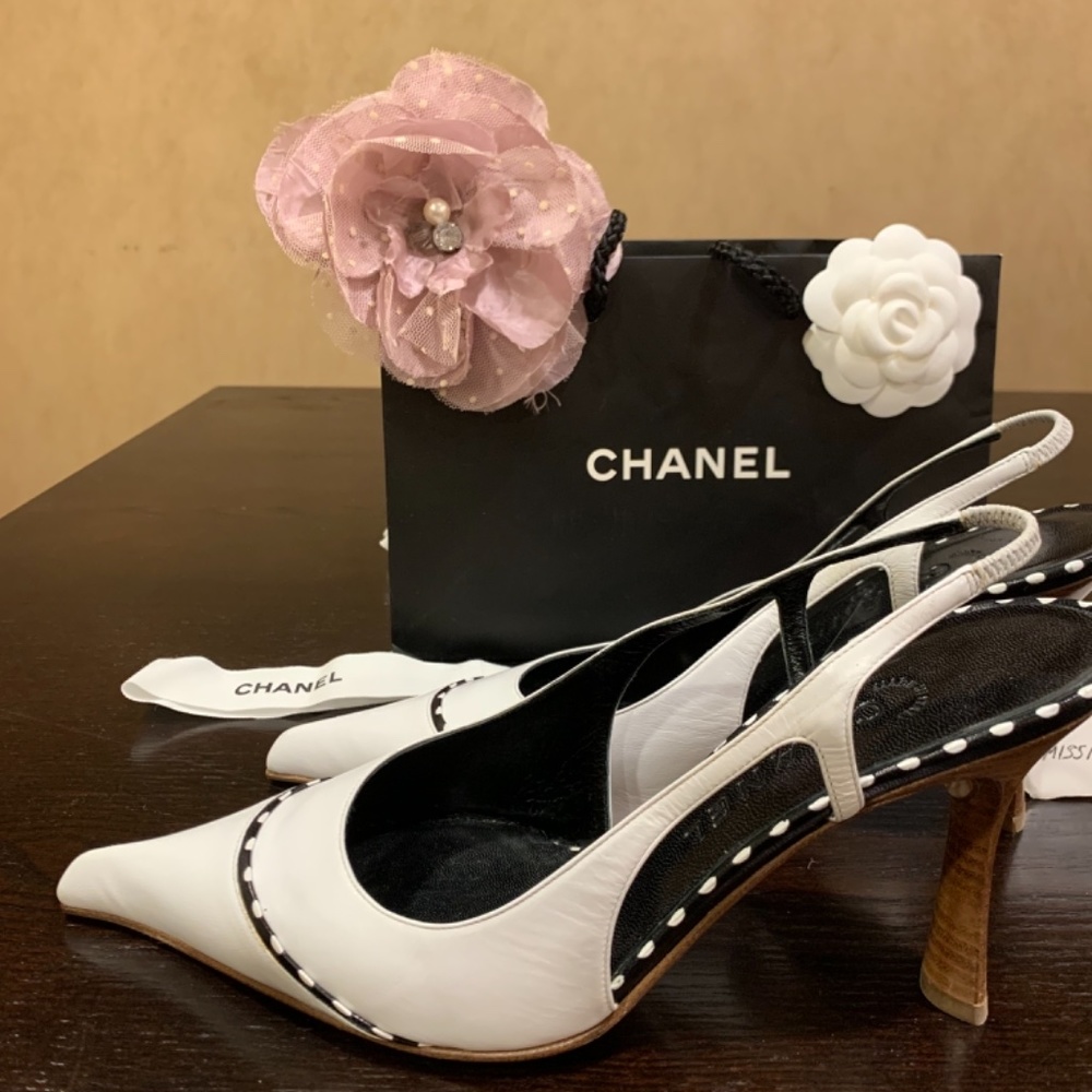 Sold 💝Authentic Chanel Slingbacks - Picture 1 of 3